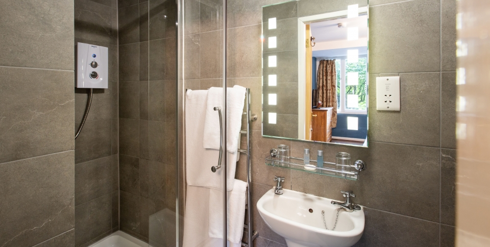 Smart but small ensuite